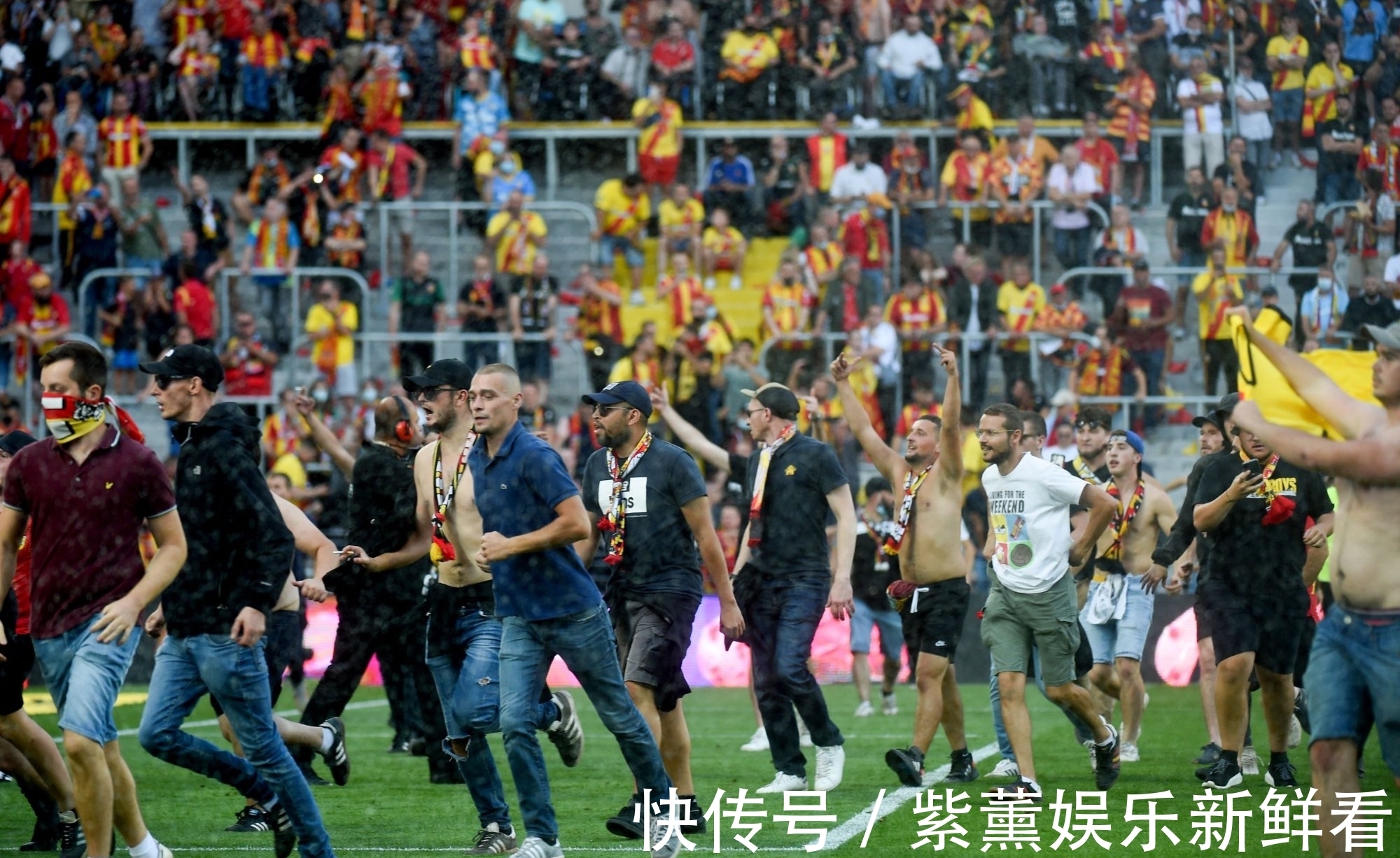 国足坛爆发